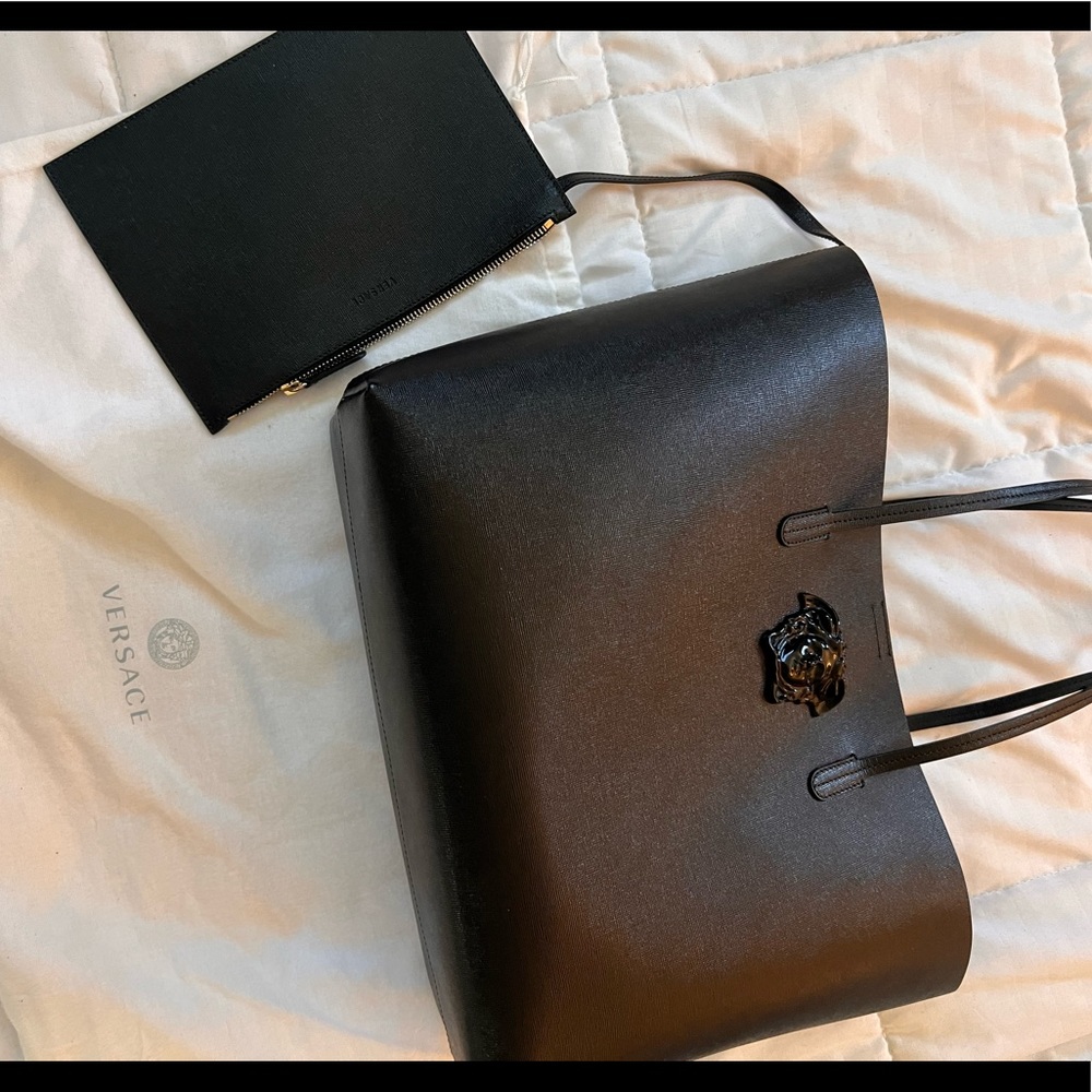Brand New with Tags Authentic Versace Saffiano Palazzo Medusa Tote BLACK - Picture 2 of 7